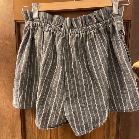 Love Tree High Waisted Shorts Grey and White Large - Picture 2 of 4